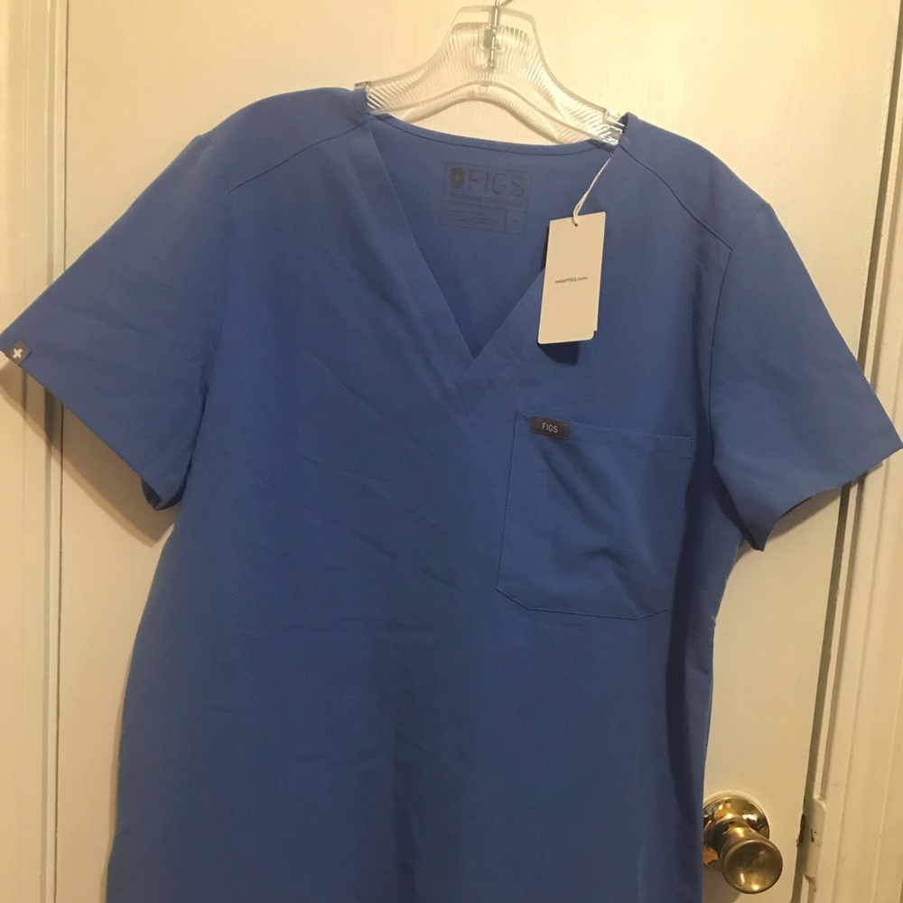 Figs scrubs Catarina One pocket top.  Sz M NWT